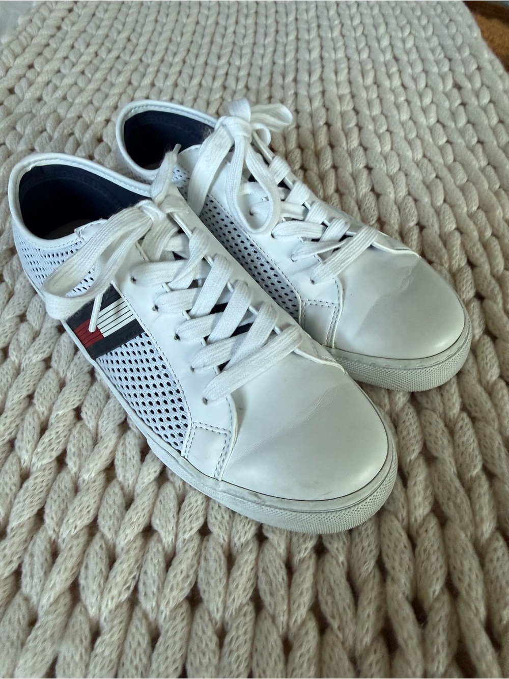 Womens Tommy Hilfiger White Low-Top Lace-Up Sneakers
